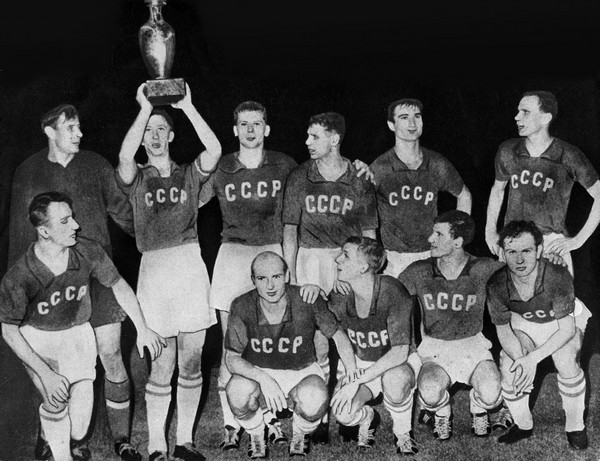 l'équipe soviétique vainqueur de l'Euro 1960 en France